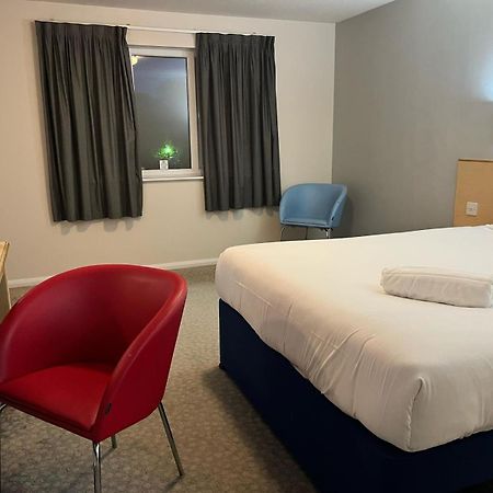 Go2 Dundee Camperdown Hotel Free Car Park Екстер'єр фото